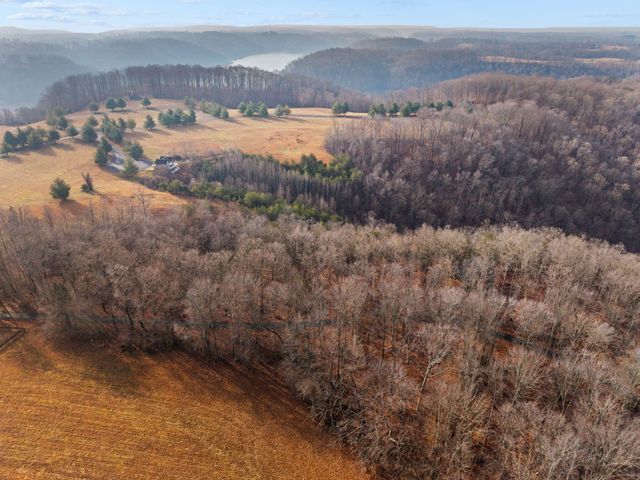 326 Cascade Circle, Russell Springs, KY 42642