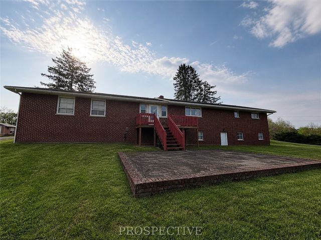 322 Kozak Way,, Mt Pleasant Boro, PA 15666