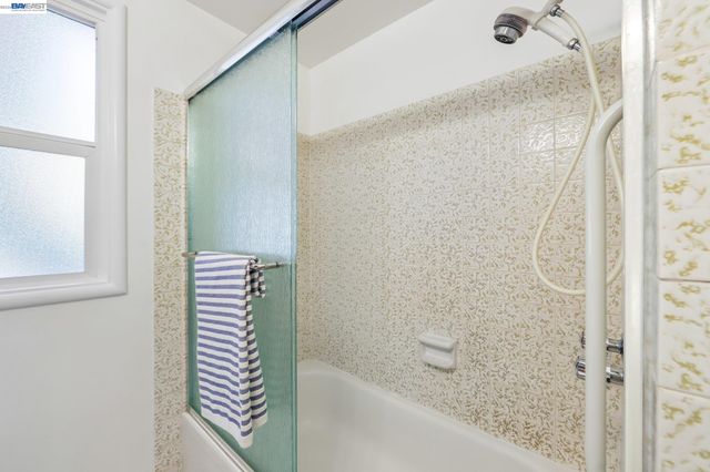 1970 N 6Th St, Concord, CA 94519