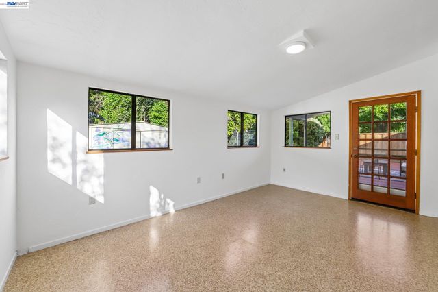 1970 N 6Th St, Concord, CA 94519