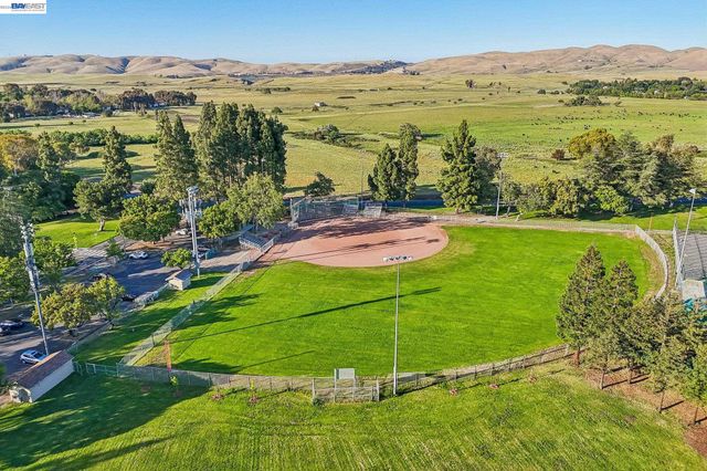 1970 N 6Th St, Concord, CA 94519