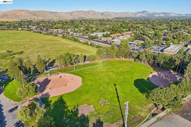 1970 N 6Th St, Concord, CA 94519