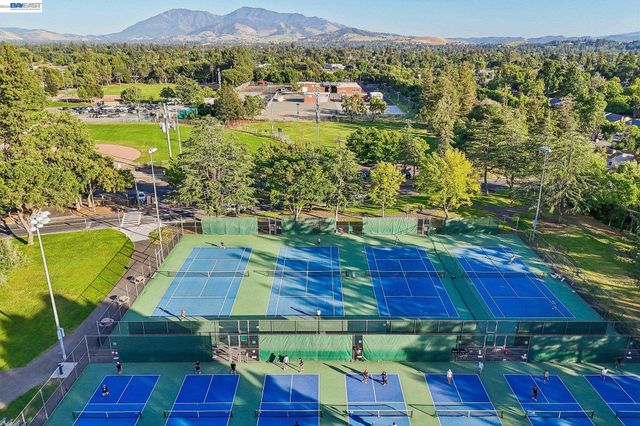1970 N 6Th St, Concord, CA 94519