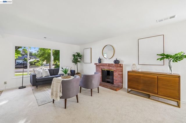 1970 N 6Th St, Concord, CA 94519