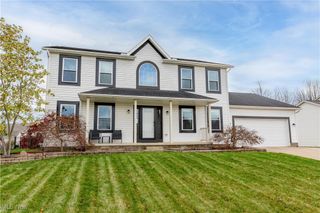 2394 Findlay Circle NW, Uniontown, OH 44685