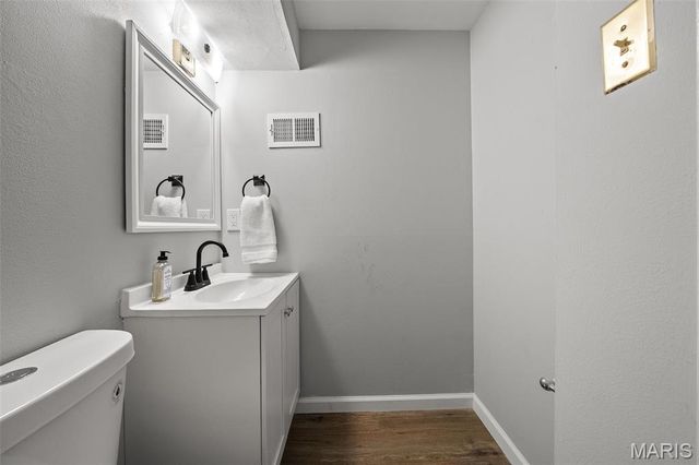11008 Baywood Terrace, St Louis, MO 63126