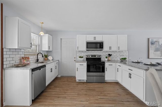 11008 Baywood Terrace, St Louis, MO 63126