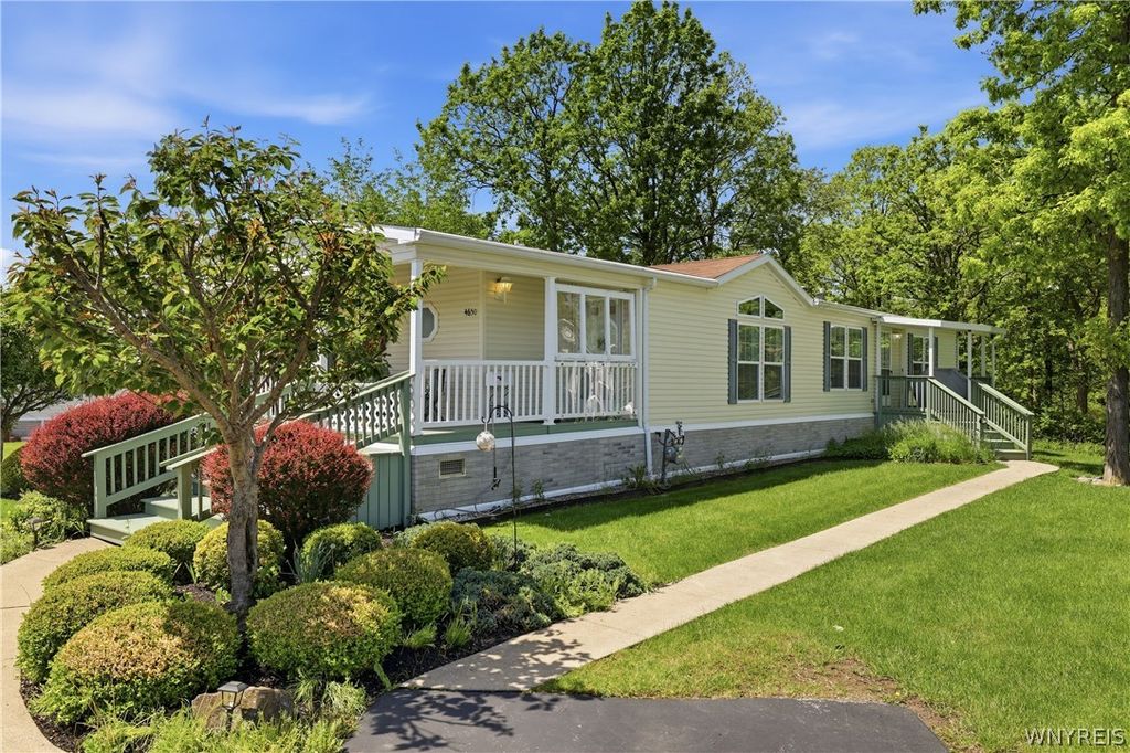 4650 Stonebridge, Clarence, NY 14031