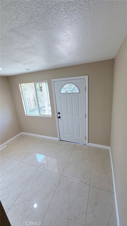 Image 10 of property listing at 11154 Towne, Los Angeles, CA 90061