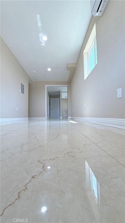 Image 11 of property listing at 11154 Towne, Los Angeles, CA 90061