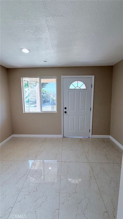 Image 13 of property listing at 11154 Towne, Los Angeles, CA 90061
