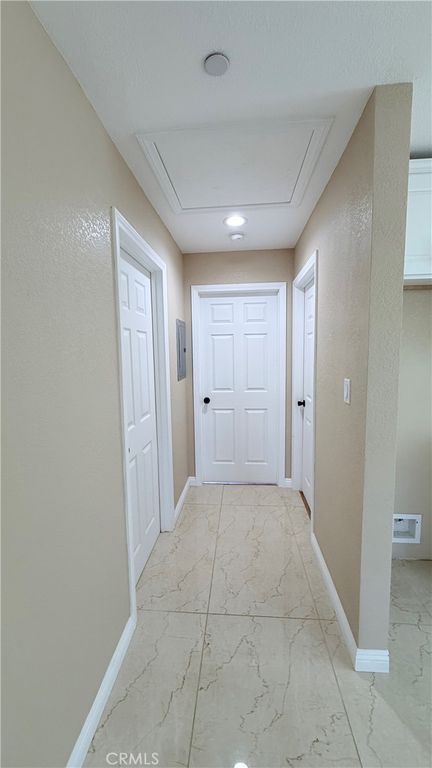 Image 22 of property listing at 11154 Towne, Los Angeles, CA 90061