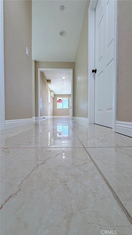 Image 30 of property listing at 11154 Towne, Los Angeles, CA 90061