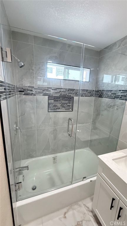 Image 33 of property listing at 11154 Towne, Los Angeles, CA 90061
