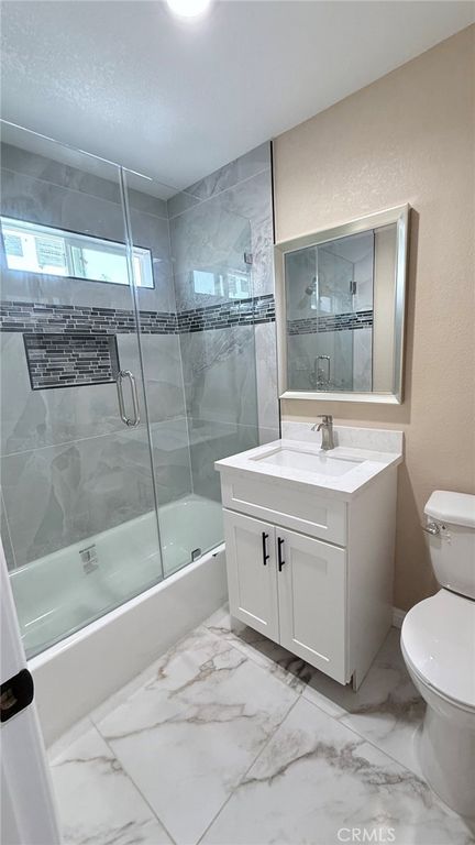 Image 34 of property listing at 11154 Towne, Los Angeles, CA 90061