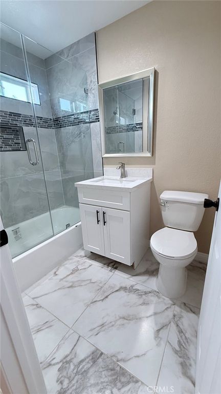 Image 36 of property listing at 11154 Towne, Los Angeles, CA 90061