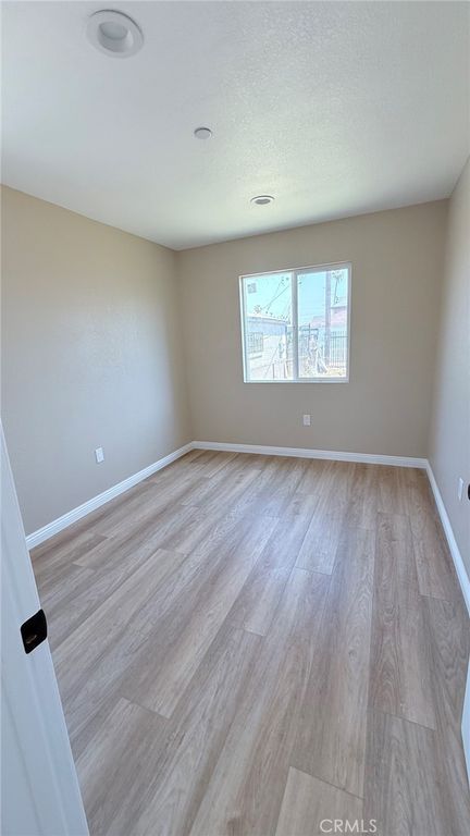 Image 40 of property listing at 11154 Towne, Los Angeles, CA 90061