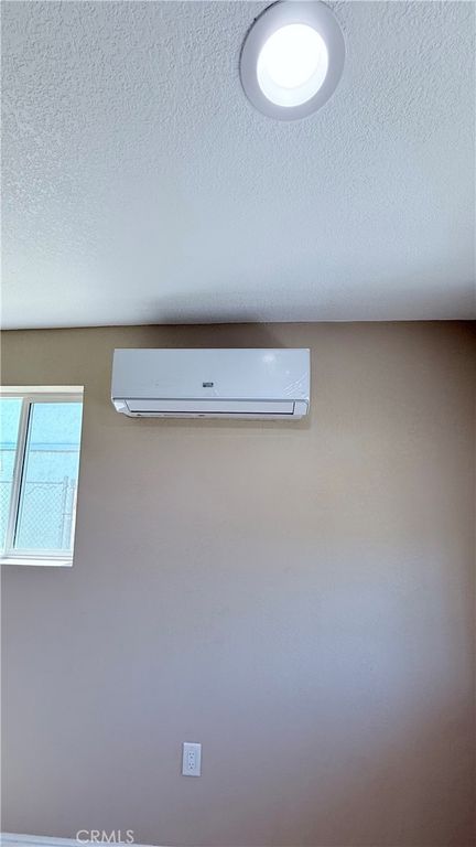Image 51 of property listing at 11154 Towne, Los Angeles, CA 90061