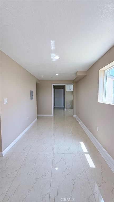Image 8 of property listing at 11154 Towne, Los Angeles, CA 90061