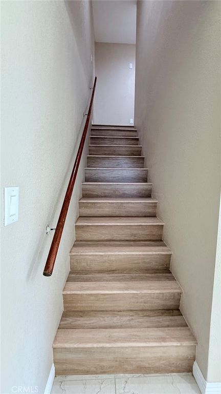Image 9 of property listing at 11154 Towne, Los Angeles, CA 90061