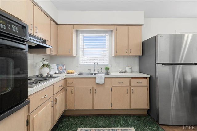 1982 Lawyers Rd, Lynchburg, VA 24501