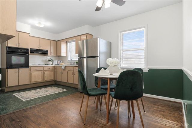 1982 Lawyers Rd, Lynchburg, VA 24501