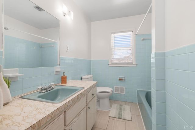 1982 Lawyers Rd, Lynchburg, VA 24501