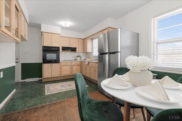 1982 Lawyers Rd, Lynchburg, VA 24501