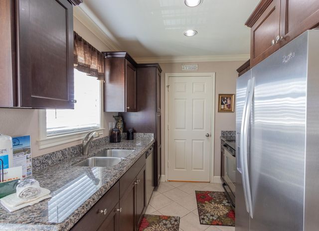 7000 Seawall Boulevard 833, Galveston, TX 77551