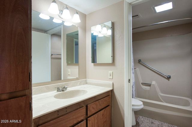 3033 E DEVONSHIRE Avenue 3032, Phoenix, AZ 85016