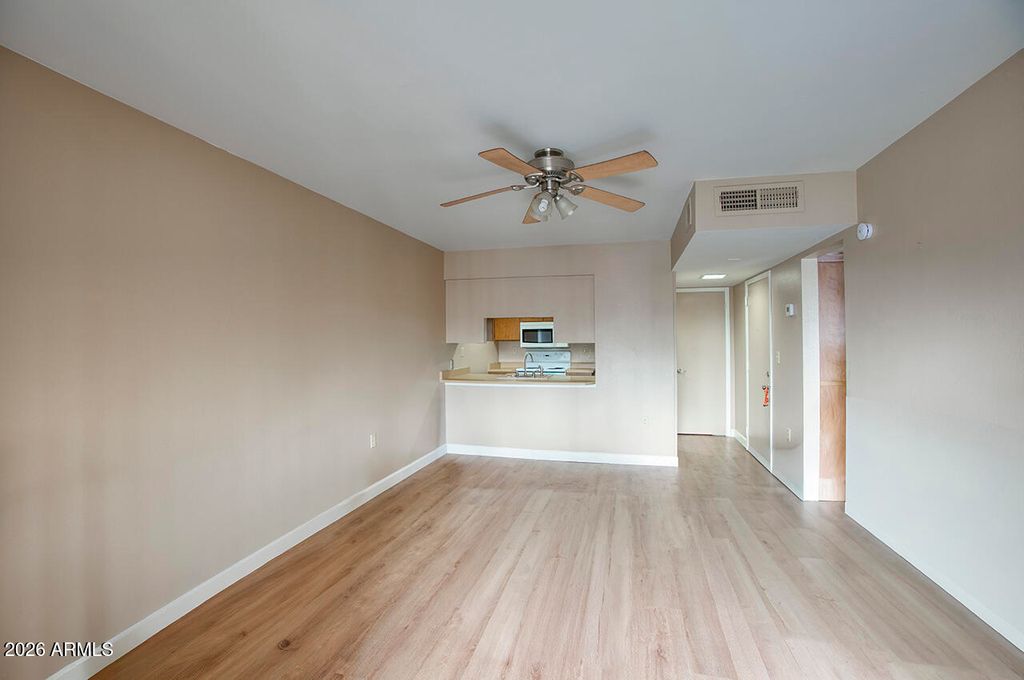 3033 E DEVONSHIRE Avenue 3032, Phoenix, AZ 85016