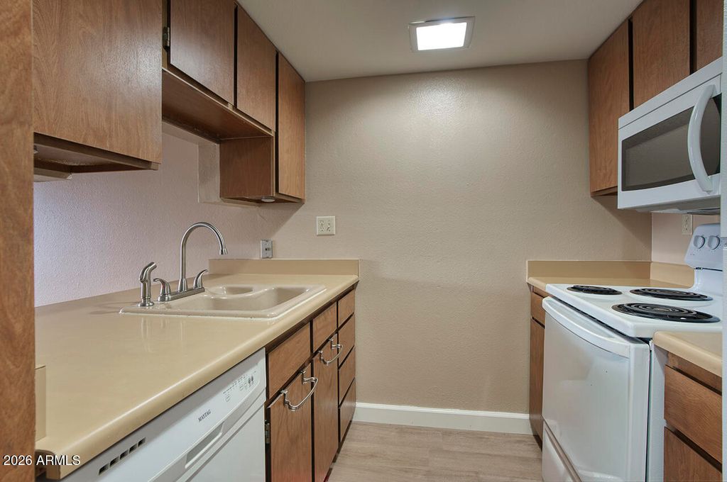3033 E DEVONSHIRE Avenue 3032, Phoenix, AZ 85016 — photo 3