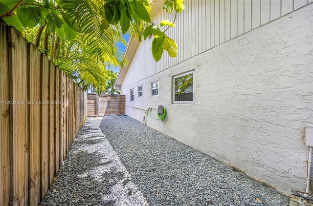 72 SW 113th Ave, Sweetwater, FL 33174