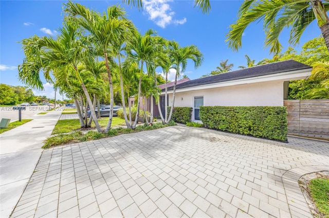 72 SW 113th Ave, Sweetwater, FL 33174