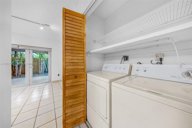 72 SW 113th Ave, Sweetwater, FL 33174