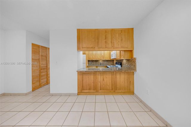 72 SW 113th Ave, Sweetwater, FL 33174