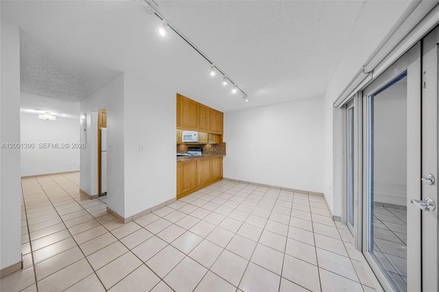 72 SW 113th Ave, Sweetwater, FL 33174