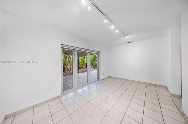 72 SW 113th Ave, Sweetwater, FL 33174