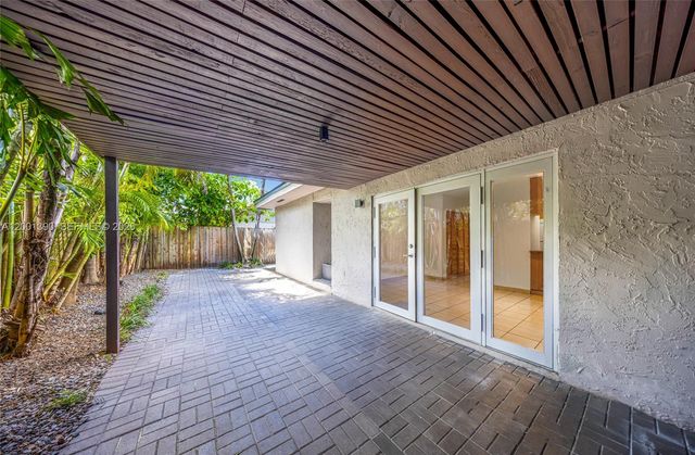 72 SW 113th Ave, Sweetwater, FL 33174