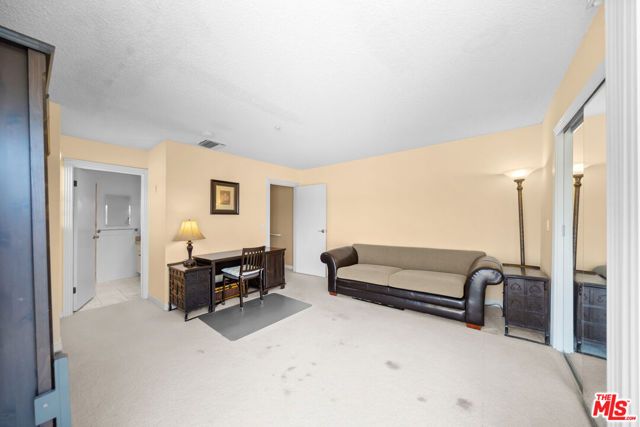 527 W Harvard Street 4, Glendale, CA 91204