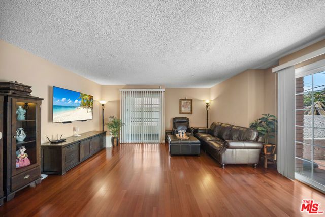 527 W Harvard Street 4, Glendale, CA 91204