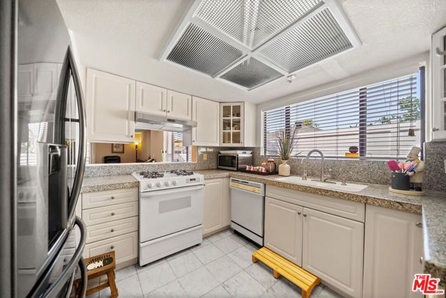 527 W Harvard Street 4, Glendale, CA 91204
