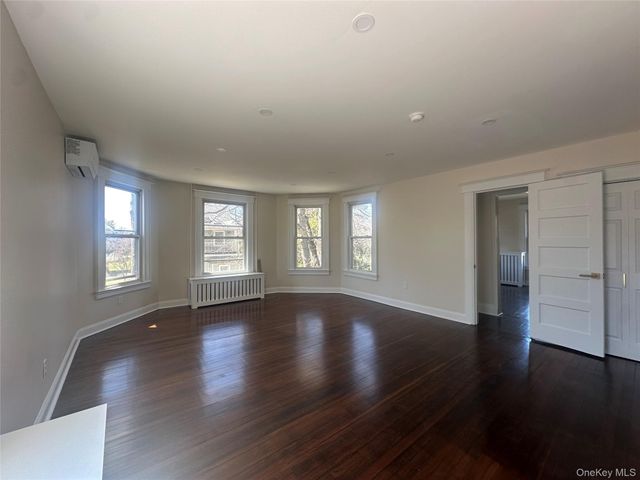 55 Sea Cliff Avenue, Sea Cliff, NY 11579