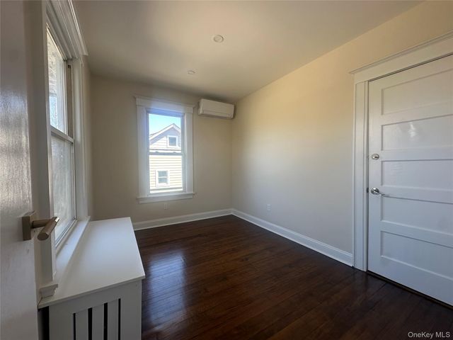 55 Sea Cliff Avenue, Sea Cliff, NY 11579