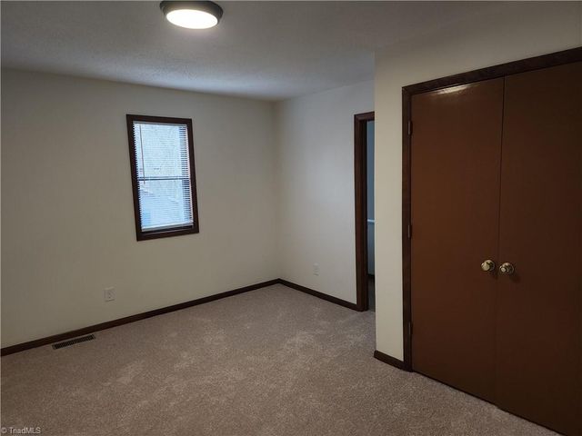 1901 Stonewood Drive, Winston-salem, NC 27103