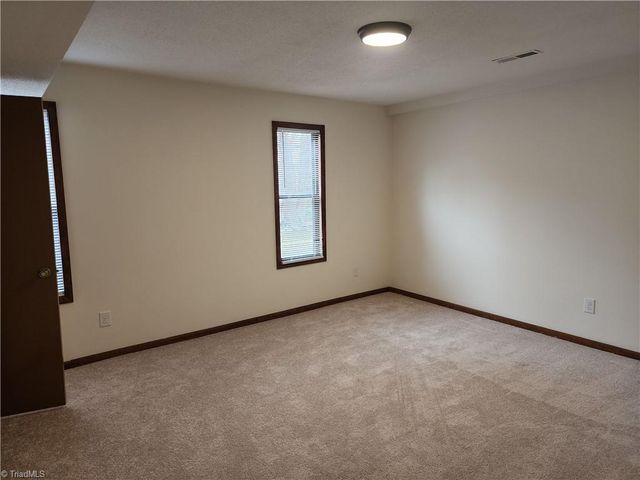 1901 Stonewood Drive, Winston-salem, NC 27103