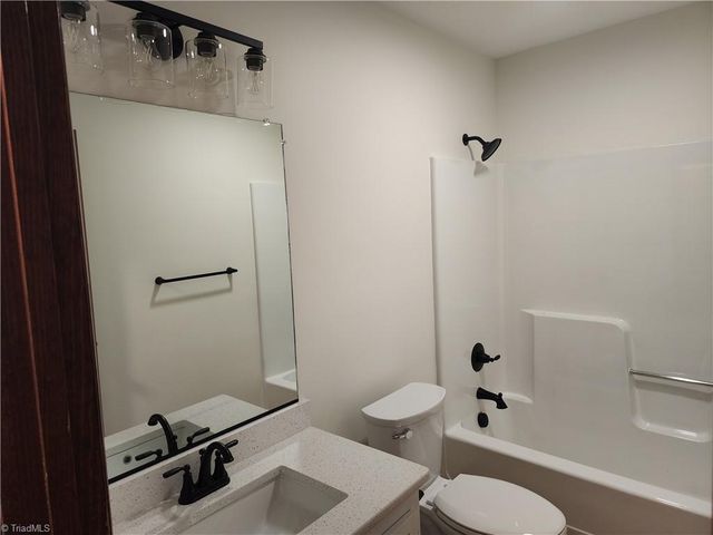 1901 Stonewood Drive, Winston-salem, NC 27103