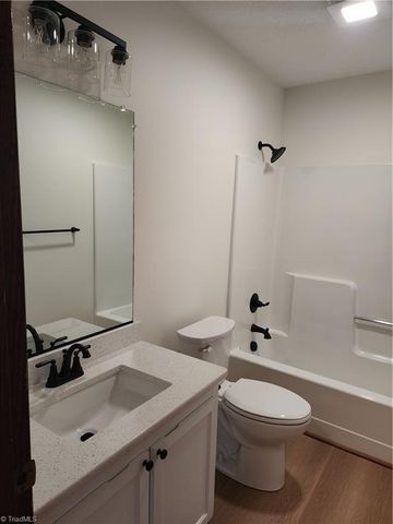 1901 Stonewood Drive, Winston-salem, NC 27103