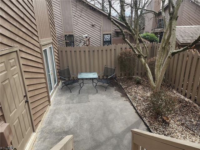 1901 Stonewood Drive, Winston-salem, NC 27103