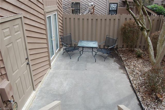 1901 Stonewood Drive, Winston-salem, NC 27103